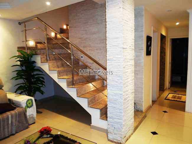 Conheça Casa Vila Valqueire,Rio de Janeiro,RJ À Venda,4 Quartos,208m² - 701 - 1 Casa Vila Valqueire,Rio de Janeiro,RJ À Venda,4 Quartos,208m² - 701 - 1