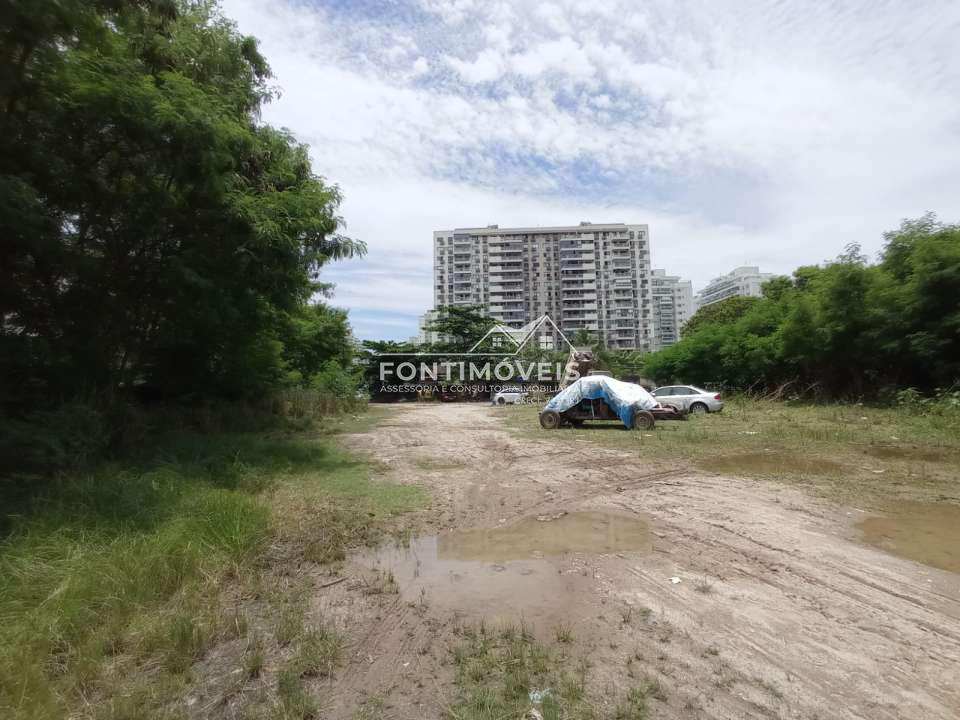 Conheça Terreno na Taquara/RJ com 3.000m² - 551 - 13 13