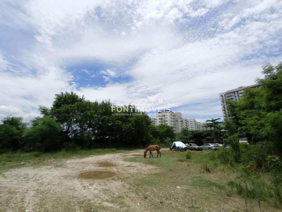 Conheça Terreno na Taquara/RJ com 3.000m² - 551 - 19 19