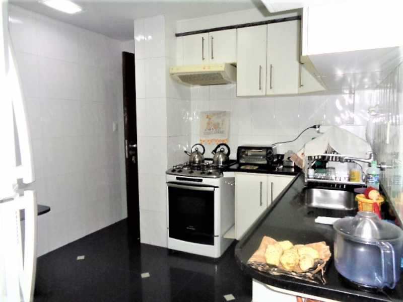 Apartamento à venda com 3 quartos, 136m² - Foto 19