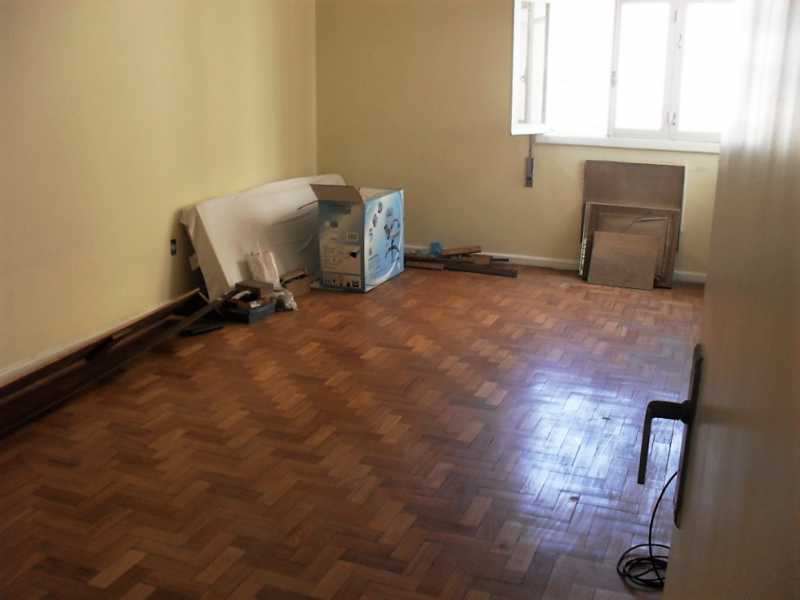 Apartamento à venda com 4 quartos, 211m² - Foto 4