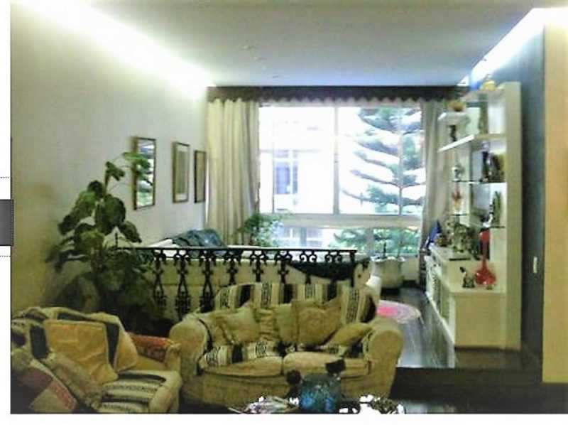 Apartamento à venda com 3 quartos, 180m² - Foto 4