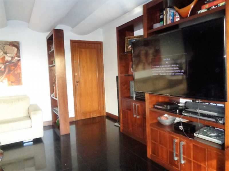 Apartamento à venda com 4 quartos, 191m² - Foto 4