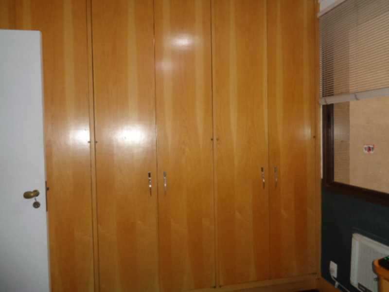 Apartamento à venda com 4 quartos, 191m² - Foto 9