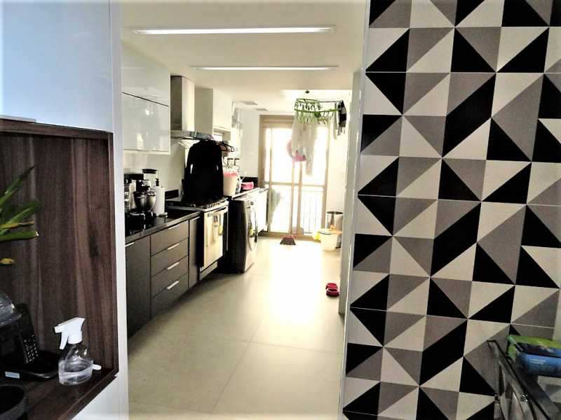 Apartamento à venda com 4 quartos, 219m² - Foto 16