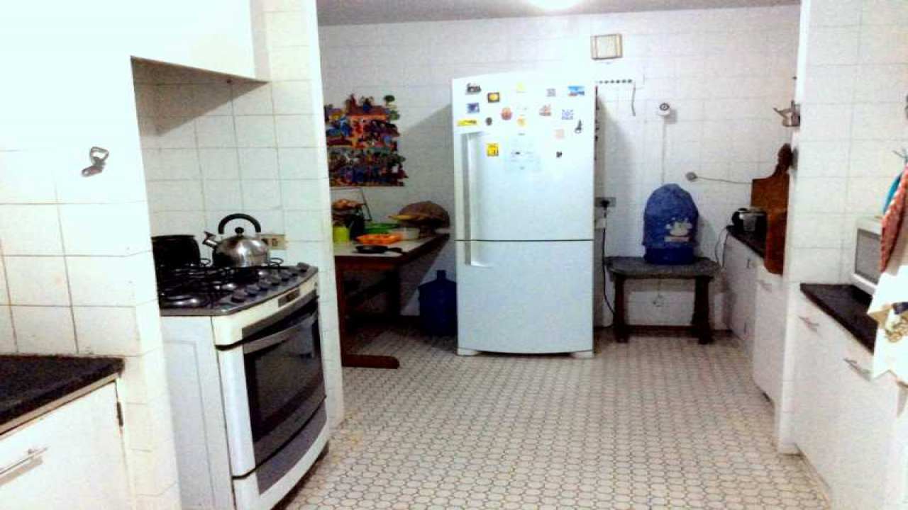 Apartamento à venda com 4 quartos, 264m² - Foto 14