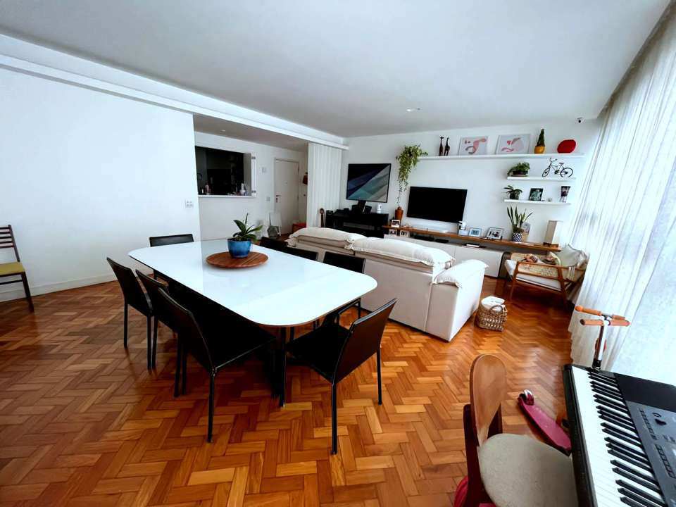 Apartamento à venda com 3 quartos, 135m² - Foto 3