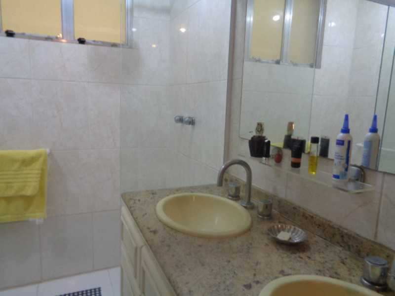 Apartamento à venda com 4 quartos, 150m² - Foto 17