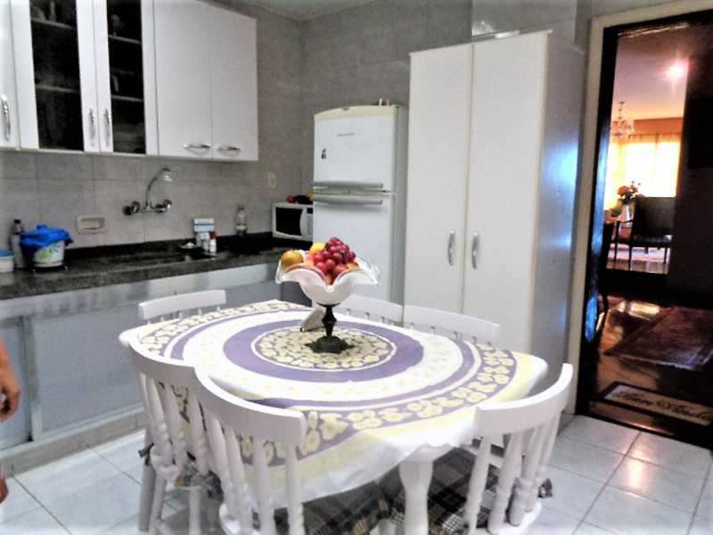 Apartamento à venda com 4 quartos, 150m² - Foto 18