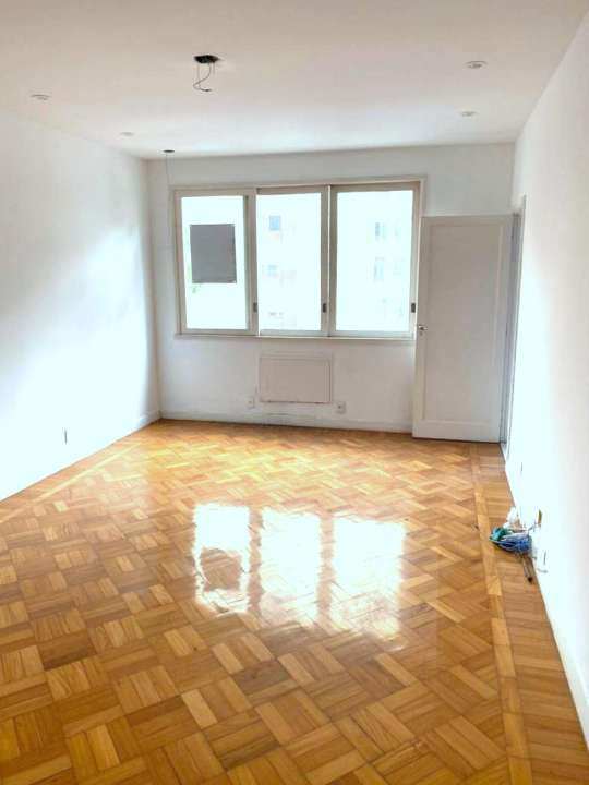 Apartamento à venda com 3 quartos, 118m² - Foto 1