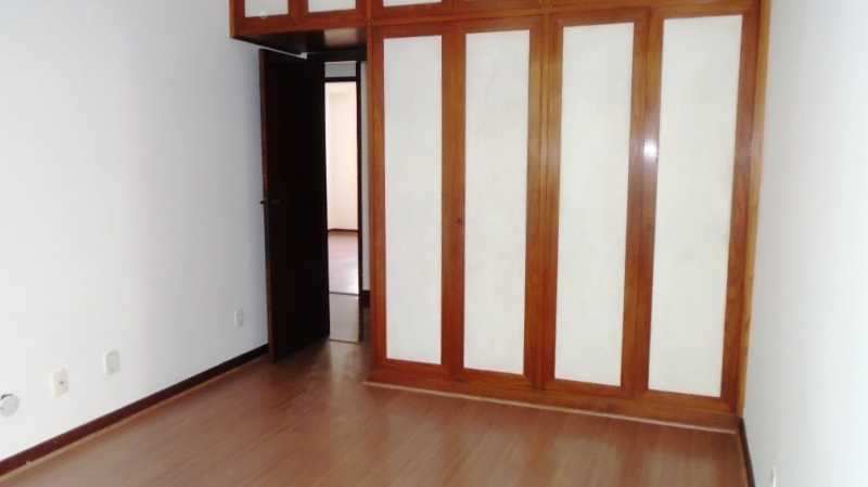 Apartamento à venda com 3 quartos, 195m² - Foto 7