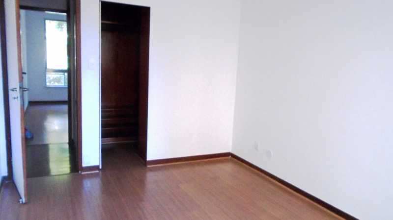 Apartamento à venda com 3 quartos, 195m² - Foto 11