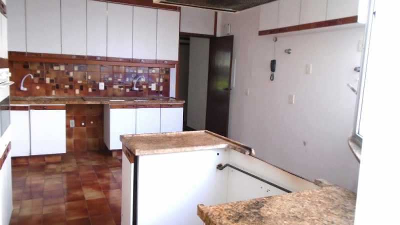 Apartamento à venda com 3 quartos, 195m² - Foto 17