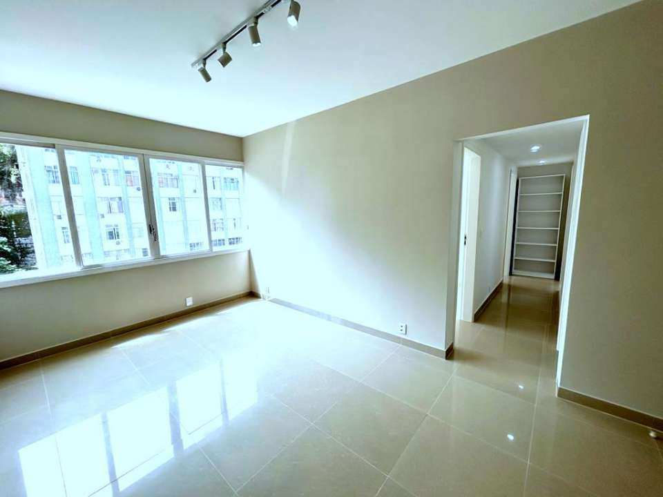 Apartamento à venda com 3 quartos, 76m² - Foto 3