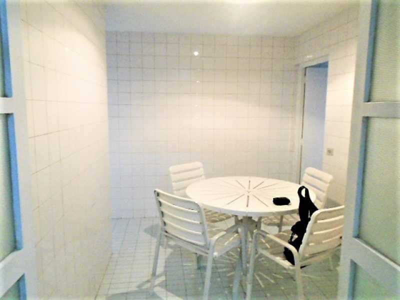 Apartamento à venda com 4 quartos, 320m² - Foto 18