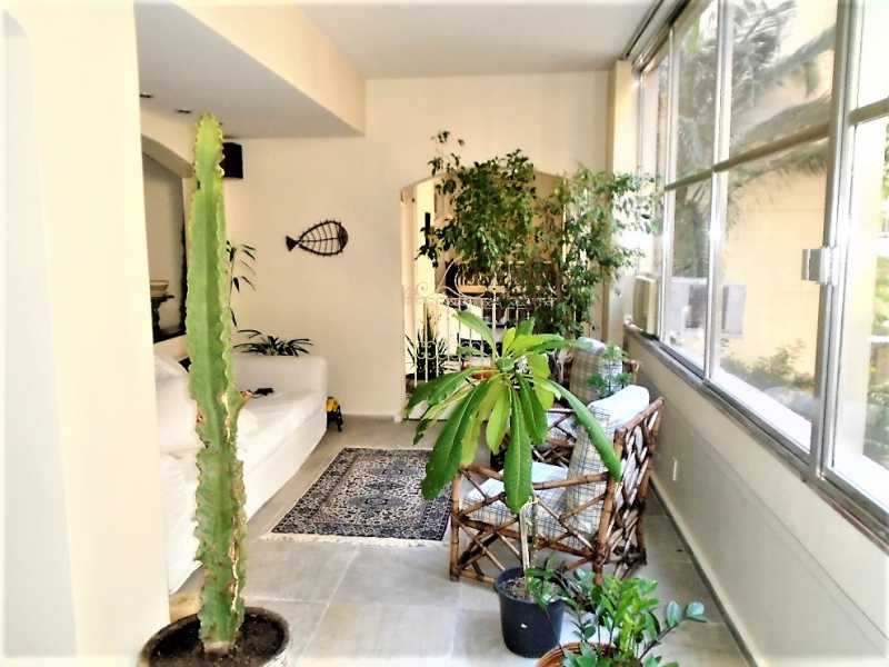 Apartamento à venda com 4 quartos, 235m² - Foto 3