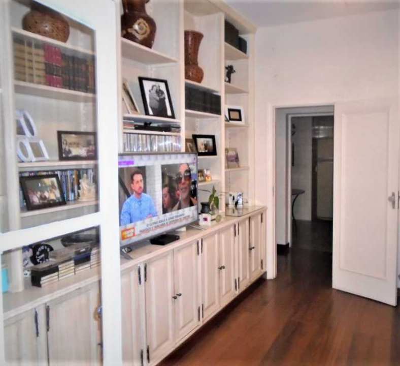 Apartamento à venda com 4 quartos, 235m² - Foto 9