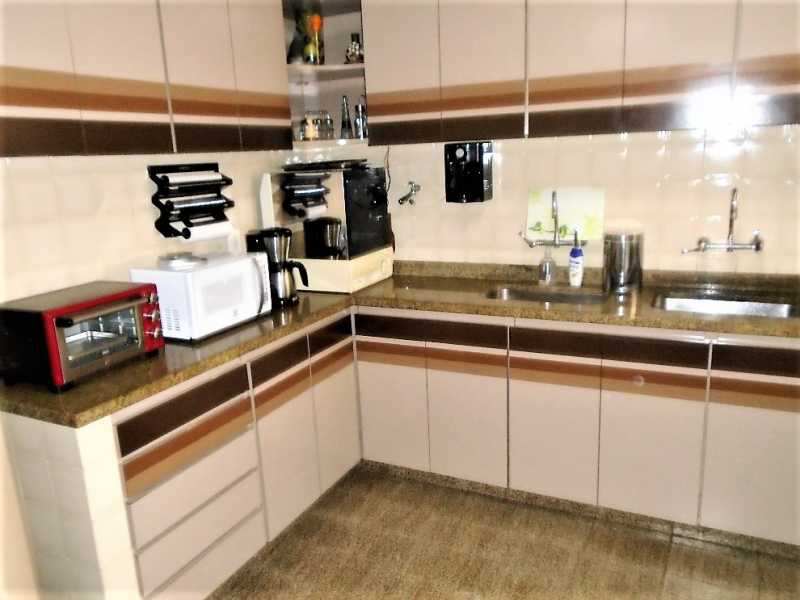 Apartamento à venda com 4 quartos, 235m² - Foto 17