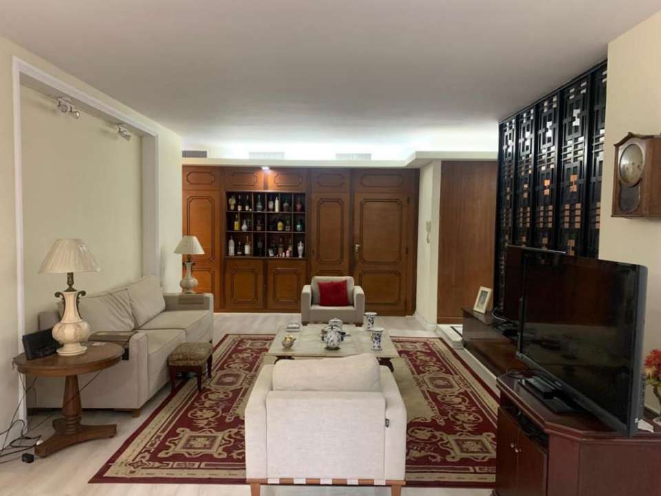 Apartamento à venda com 4 quartos, 328m² - Foto 1