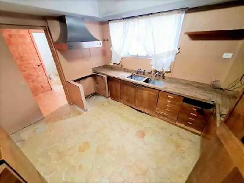 Apartamento à venda com 4 quartos, 185m² - Foto 16