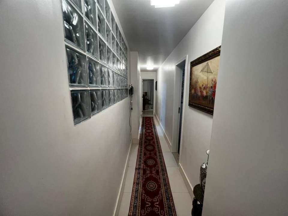 Apartamento à venda com 3 quartos, 180m² - Foto 3