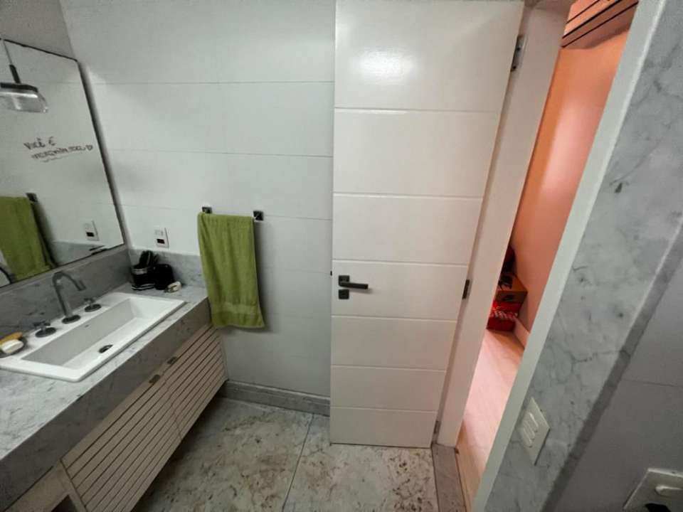 Apartamento à venda com 3 quartos, 180m² - Foto 13