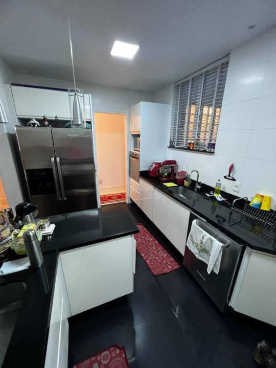 Apartamento à venda com 3 quartos, 180m² - Foto 21