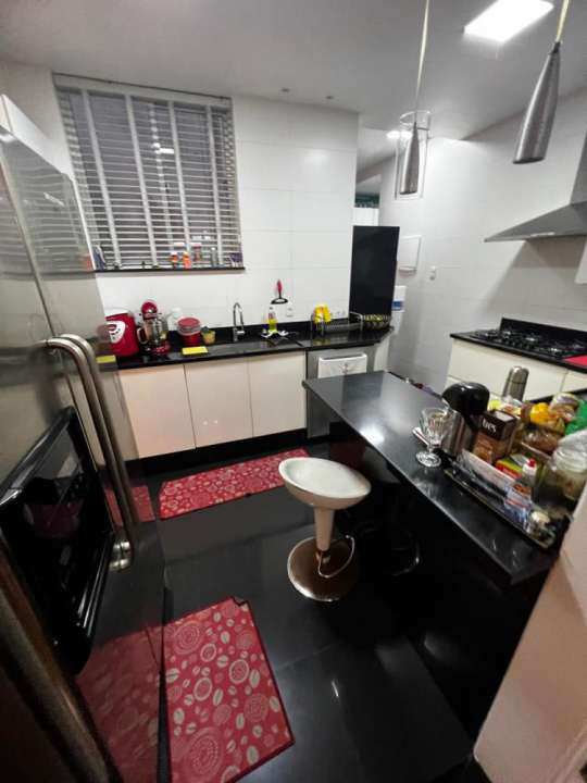 Apartamento à venda com 3 quartos, 180m² - Foto 23