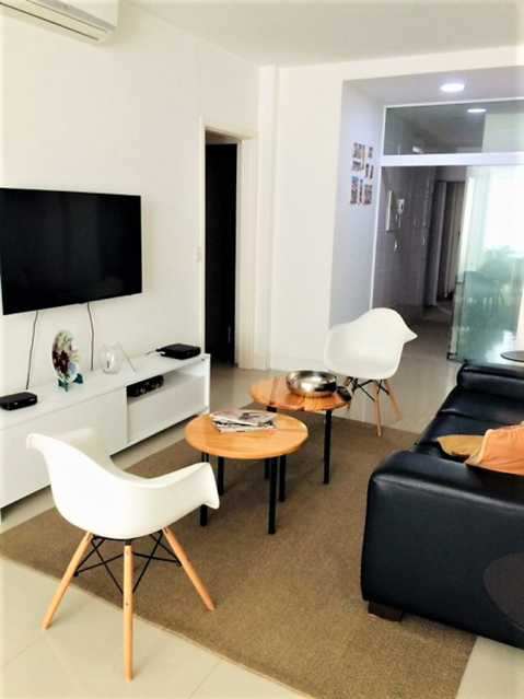 Apartamento à venda com 3 quartos, 100m² - Foto 1