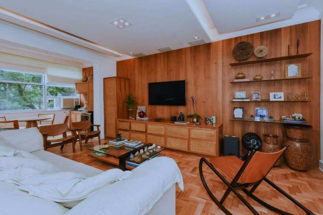 Apartamento à venda com 4 quartos, 194m² - Foto 1