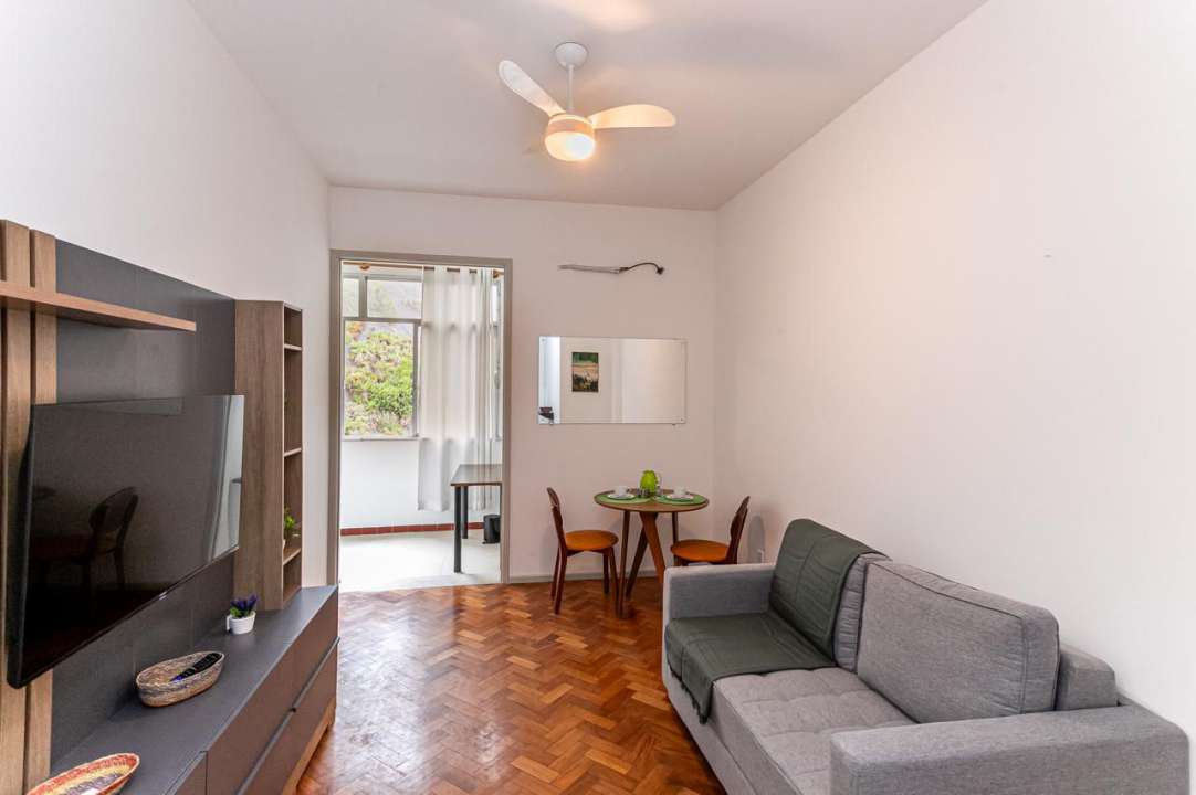 Apartamento à venda com 1 quarto, 50m² - Foto 1