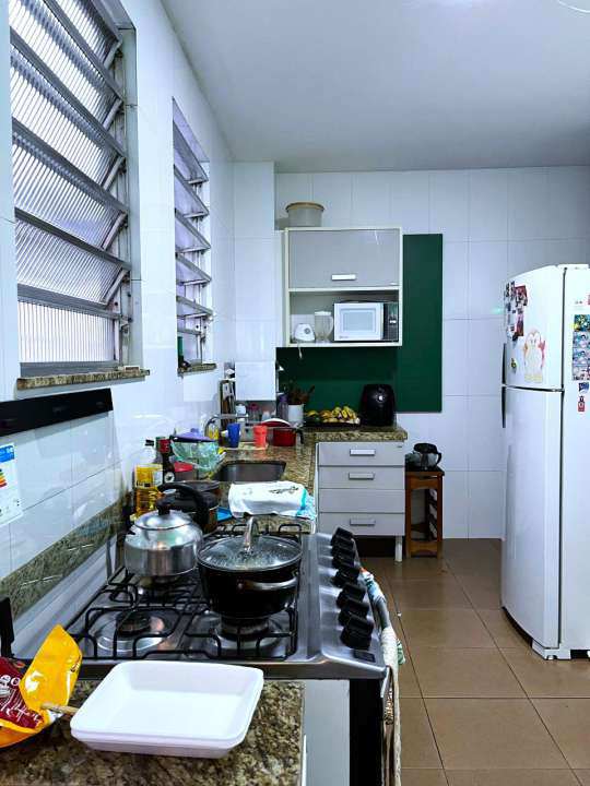 Apartamento à venda com 3 quartos, 145m² - Foto 13