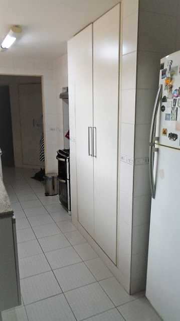 Apartamento à venda com 3 quartos, 130m² - Foto 13