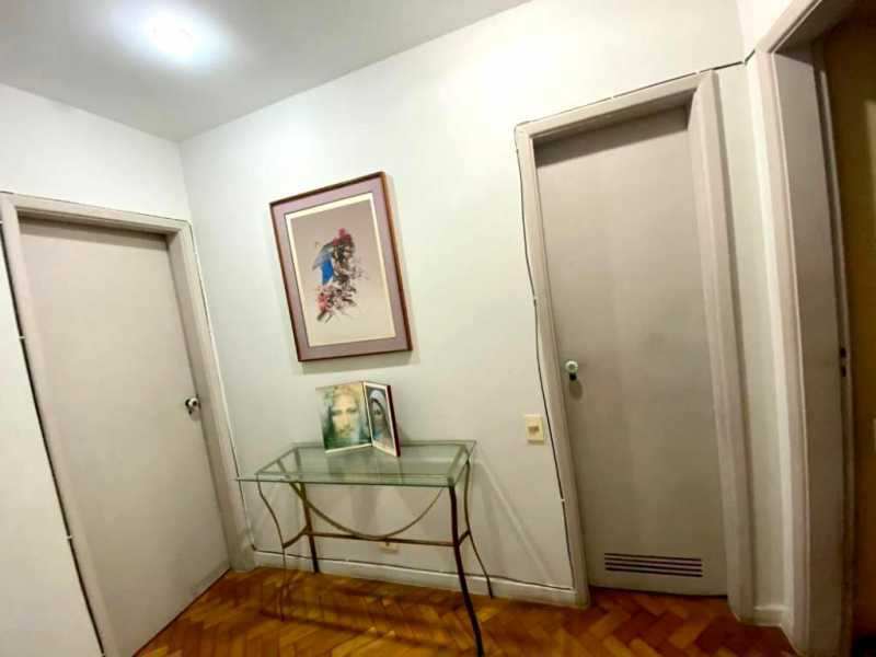 Apartamento à venda com 4 quartos, 200m² - Foto 10