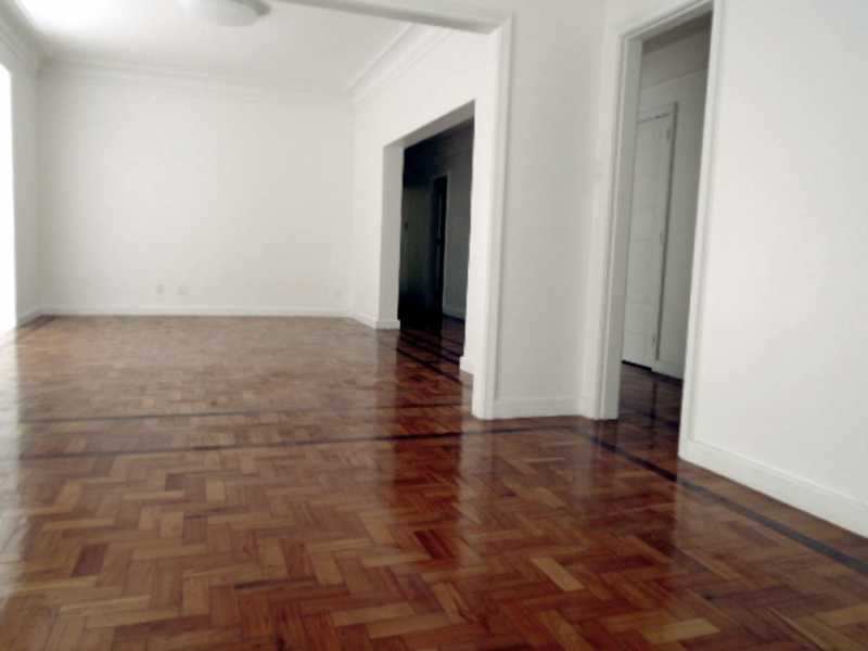 Apartamento à venda com 4 quartos, 210m² - Foto 1