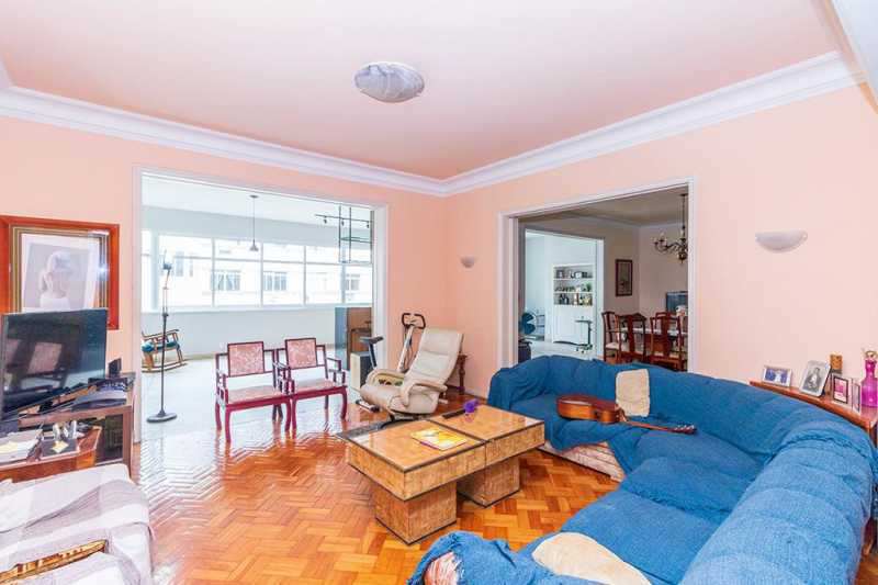 Apartamento à venda com 3 quartos, 300m² - Foto 1