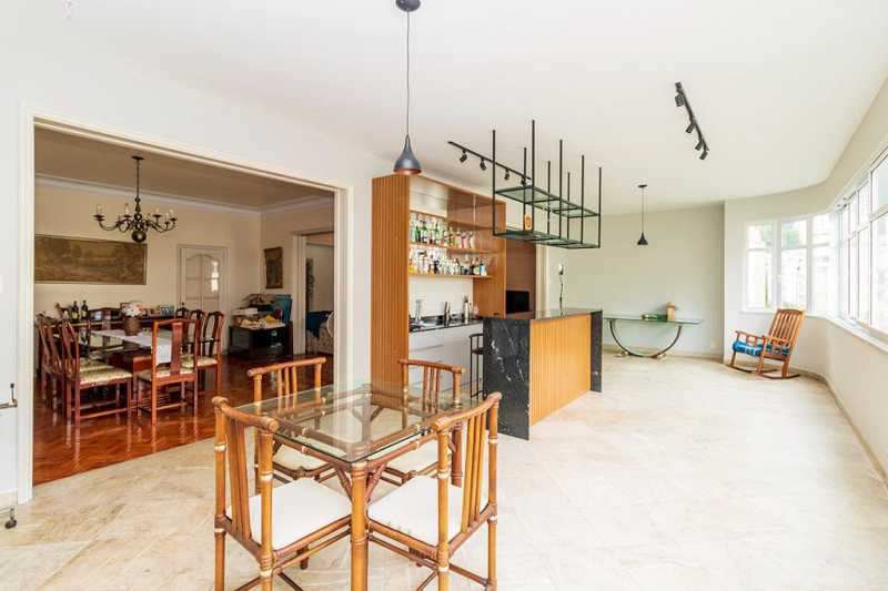 Apartamento à venda com 3 quartos, 300m² - Foto 3