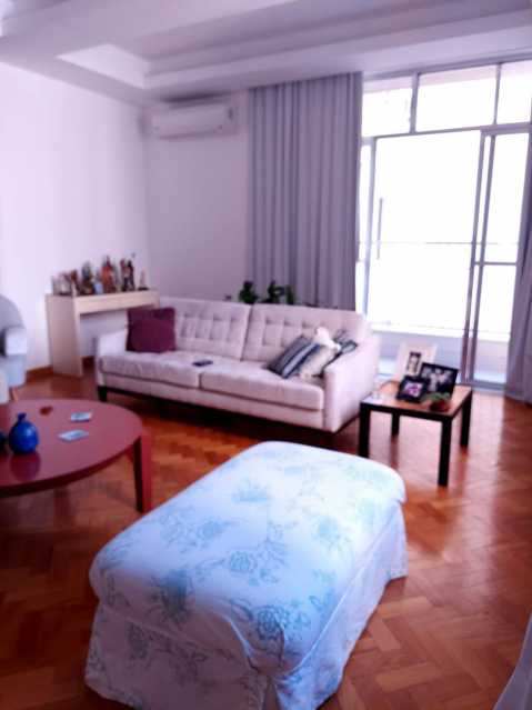 Apartamento à venda com 3 quartos, 138m² - Foto 2