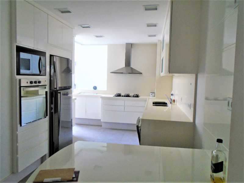 Apartamento à venda com 4 quartos, 195m² - Foto 17