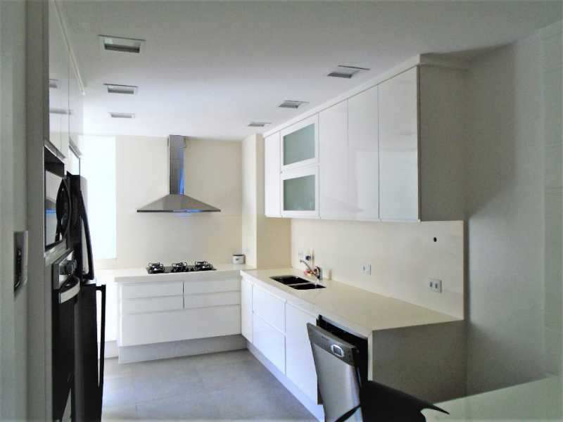 Apartamento à venda com 4 quartos, 195m² - Foto 19