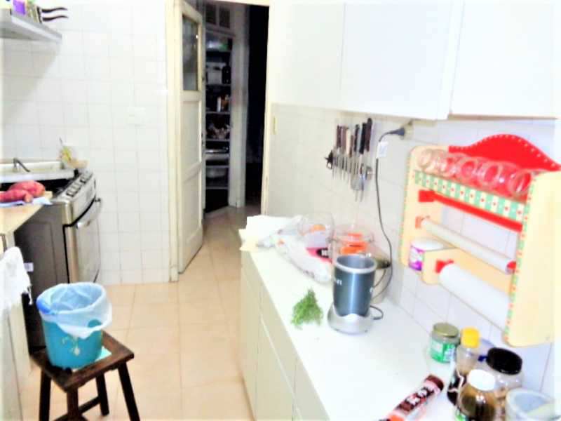 Apartamento à venda com 4 quartos, 220m² - Foto 11