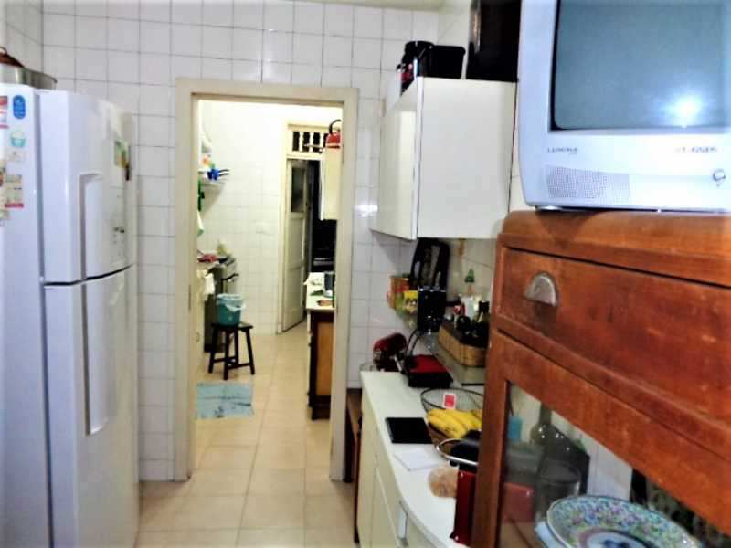 Apartamento à venda com 4 quartos, 220m² - Foto 12